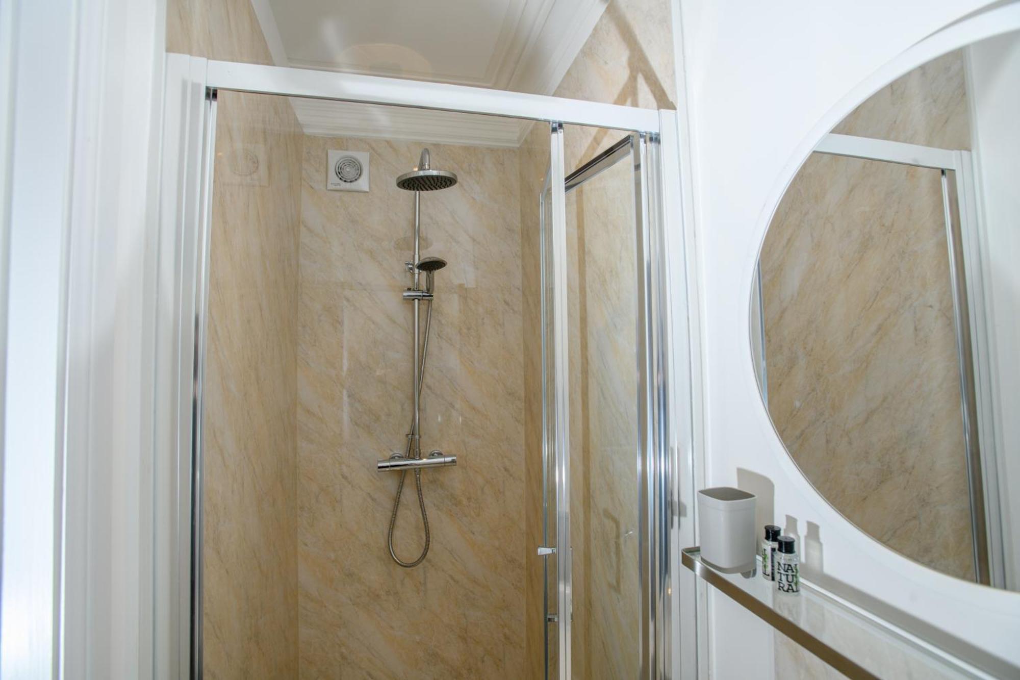 Tavmar Accommodation Лінкольн Екстер'єр фото